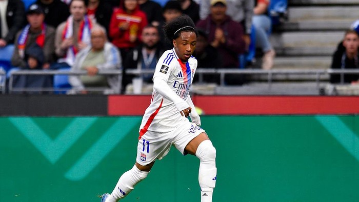 Malick Fofana LYON, FRANCE - MAY 4: Malick Fofana of Olympique Lyon runs with the ball during the France Ligue 1 match between Olympique Lyonnais and Racing Club de Lens at Groupama Stadium on May 4, 2025 in Lyon, France. (Photo by Eurasia Sport Images/Getty Images)