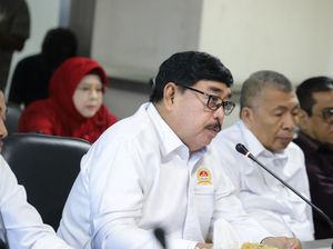 Eks Sekda Sulsel Abdul Hayat Tuntut Gaji Rp 8 Miliar, Pemprov Beri Penjelasan Eks Sekda Sulsel Abdul Hayat Tuntut Gaji Rp 8 Miliar, Pemprov Beri Penjelasan