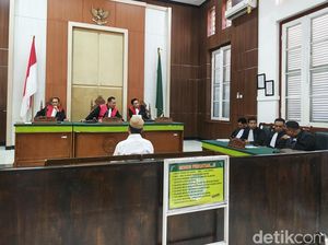Owner Raja Glow Ngaku Tak Terlibat Langsung Pembuatan Obat Herbal Ilegal