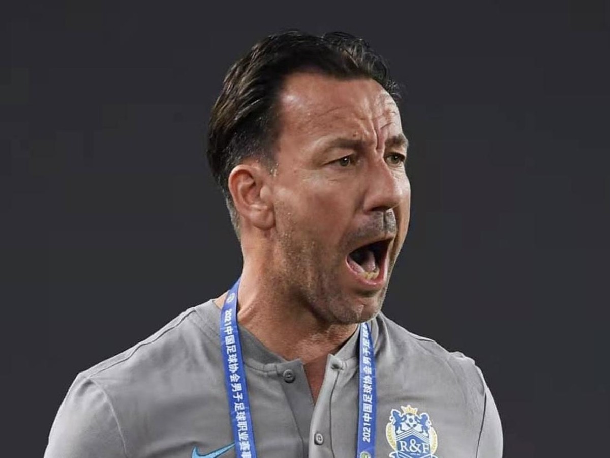 Pelatih PSIM Yogyakarta, Jean-Paul van Gastel, menegaskan timnya akan fokus ke diri sendiri saat melawan PSM Makassar. (Foto: Dok. Instagram Jean-Paul van Gastel)