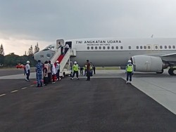 Video: Jajal Terbang Naik Pesawat Kepresidenan TNI AU Bareng Wapres Gibran