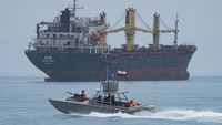 Iran Tutup Sebagian Selat Hormuz, Kenapa?
