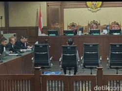 Kubu Tom Lembong Protes Perkara Beda Kursi dengan JPU: Tak Ada Kesetaraan