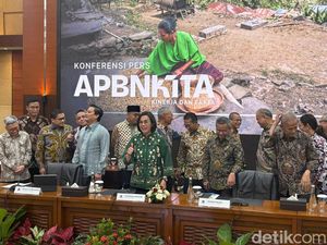 Sri Mulyani Umumkan APBN Defisit Rp 21 T per Mei Sri Mulyani Umumkan APBN Defisit Rp 21 T per Mei