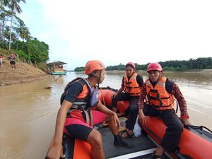 Dua Remaja Tenggelam Saat Mandi di Sungai Batanghari Tebo Dua Remaja Tenggelam Saat Mandi di Sungai Batanghari Tebo