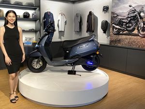 Kok Bisa Motor Listrik TVS Turun Harga Rp 23 Juta? Kok Bisa Motor Listrik TVS Turun Harga Rp 23 Juta?