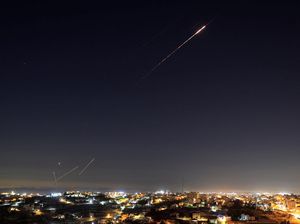 Israel Cegat Rudal yang Ditembakkan dari Yaman Israel Cegat Rudal yang Ditembakkan dari Yaman