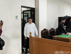 Hakim Tolak Eksepsi Annar Sampetoding, Sidang Lanjut ke Pembuktian