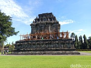 Ngrembes, Candi Mendut Magelang Dipugar Ngrembes, Candi Mendut Magelang Dipugar