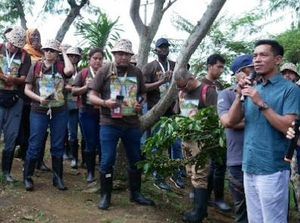 Kemenlu dan IPB Tingkatkan Kesejahteraan Petani Kakao-Kopi di Lampung Kemenlu dan IPB Tingkatkan Kesejahteraan Petani Kakao-Kopi di Lampung