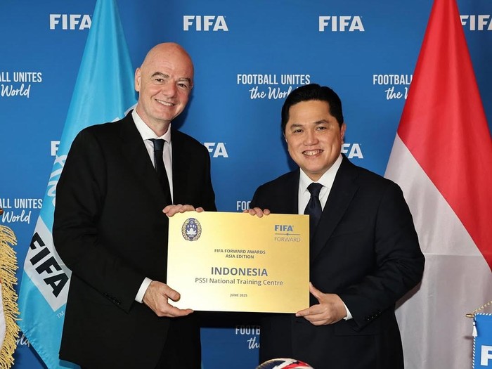 Erick Thohir, Gianni Infantino Erick Thohir, Gianni Infantino