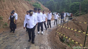 Longsor, Akses Jalan ke Wisata Negeri di Atas Awan Banten Diperbaiki Juli