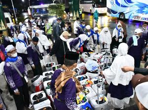 Kloter 5 Tiba, 1 Jemaah Tanazul dan Satu Meninggal Kloter 5 Tiba, 1 Jemaah Tanazul dan Satu Meninggal