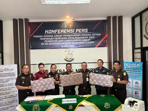 Kejari Terima Pembayaran Denda Rp 3 Miliar dalam Kasus Karhutla di Muba Kejari Terima Pembayaran Denda Rp 3 Miliar dalam Kasus Karhutla di Muba