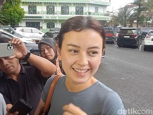 Kimberly Ryder Kerja Keras, Beri Paham ke Anak soal Keberadaan Edward Akbar Kimberly Ryder Kerja Keras, Beri Paham ke Anak soal Keberadaan Edward Akbar