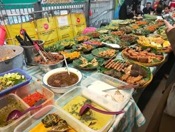 5 Tips Makan Hemat di Lesehan Blok M, Kenyang Tanpa Boncos!