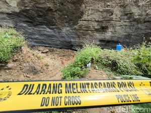 Tambang Galian C di Argasunya Cirebon Longsor, 2 Orang Tertimbun Tambang Galian C di Argasunya Cirebon Longsor, 2 Orang Tertimbun