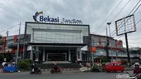 Mal Ini Sepi Meski Ada di Jantung Kota Bekasi