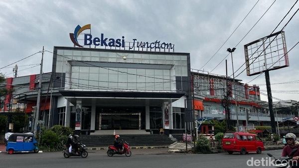 Mal Ini Sepi Meski Ada di Jantung Kota Bekasi