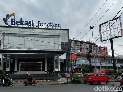 Mal Ini Sepi Meski Ada di Jantung Kota Bekasi