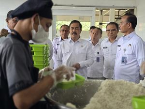 Menteri Imipas Cek BLK Lapas Semarang, Ingatkan soal Peningkatan Kompetensi Napi Menteri Imipas Cek BLK Lapas Semarang, Ingatkan soal Peningkatan Kompetensi Napi