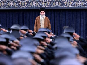 Video Pemimpin Tertinggi Iran: Kami Tak Akan Tunduk kepada Siapapun! Video Pemimpin Tertinggi Iran: Kami Tak Akan Tunduk kepada Siapapun!