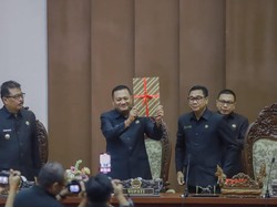 DPRD Gianyar Sahkan LPJ Pelaksanaan APBD 2024 Jadi Perda