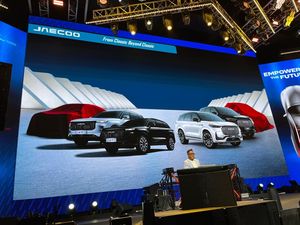 Daftar Mobil Baru yang Meluncur di GIIAS 2025: Toyota, BYD, sampai Honda Daftar Mobil Baru yang Meluncur di GIIAS 2025: Toyota, BYD, sampai Honda