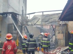 Ruko di Padang Terbakar Diduga gegara Sepeda Listrik Meledak