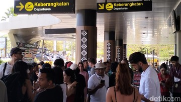2.166 Penumpang di Bandara Komodo Batal Terbang Imbas Erupsi Lewotobi