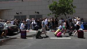 Takut Rudal Iran, WNA Ramai-ramai Kabur dari Israel