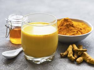 5 Manfaat Minum Teh Kunyit Campur Lada Hitam yang Pedas Berempah 5 Manfaat Minum Teh Kunyit Campur Lada Hitam yang Pedas Berempah