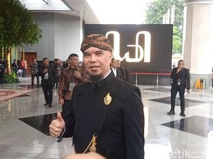April Mei Juni Juli, Dhani Lagi Dhani Lagi April Mei Juni Juli, Dhani Lagi Dhani Lagi