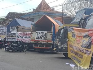 Sopir Truk Duduki Terminal Delanggu Klaten, Protes Zero ODOL