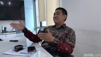 Eks Penyidik KPK Heran Ada Meja-Mic Saat Hotman Konpers di Kejagung soal Febrie