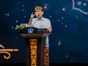 Adi Arnawa Ancam Pecat Pegawai Bapenda yang Main-main dengan Pajak Adi Arnawa Ancam Pecat Pegawai Bapenda yang Main-main dengan Pajak