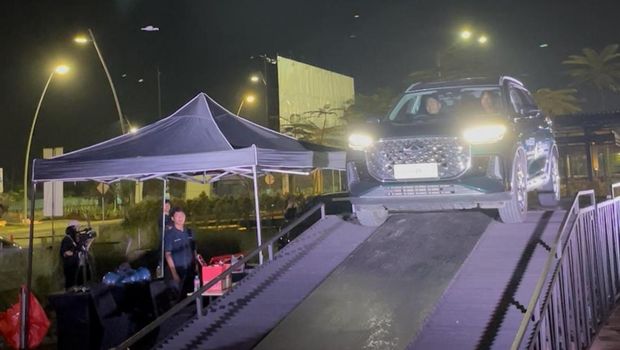 Chery melaksanakan pengujian ekstrem, merendam baterai kendaraan beroda empat hybrid selama 53 jam