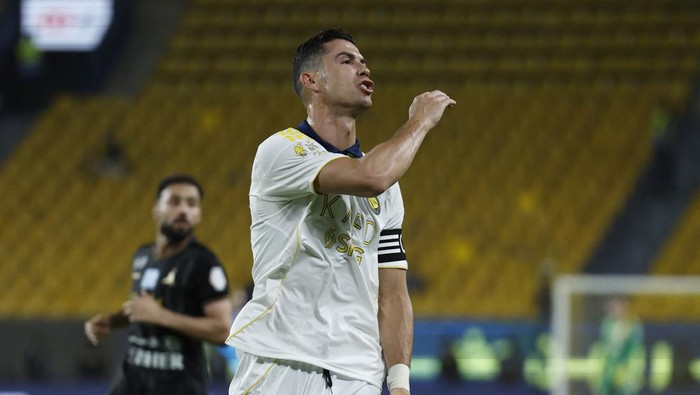 Cristiano Ronaldo Soccer Football - Saudi Pro League - Al Nassr v Al Khaleej - Al-Awwal Park, Riyadh, Saudi Arabia - May 21, 2025 Al Nassrs Cristiano Ronaldo reacts REUTERS/Hamad I Mohammed