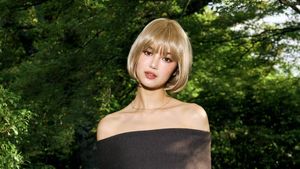 7 Gaya Danielle NewJeans Pakai Wig di Event Pertama Usai Tinggalkan ADOR
