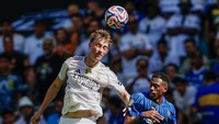 Dean Huijsen juga dimainkan Real Madrid sebagai starter melawan Al Hilal. Bek Spanyol itu membuay 79 sentuhan bola, memenangi semua duelnya dari 6 kesempatan, membuat 3 tekel dan sekali intersep. Ia diberi nilai 7.5 (Foto: Chris Arjoon/Icon Sportswire via Getty Images)