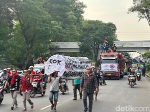 Sopir Truk Demo ODOL Ancam Duduki Jalan Pahlawan Surabaya