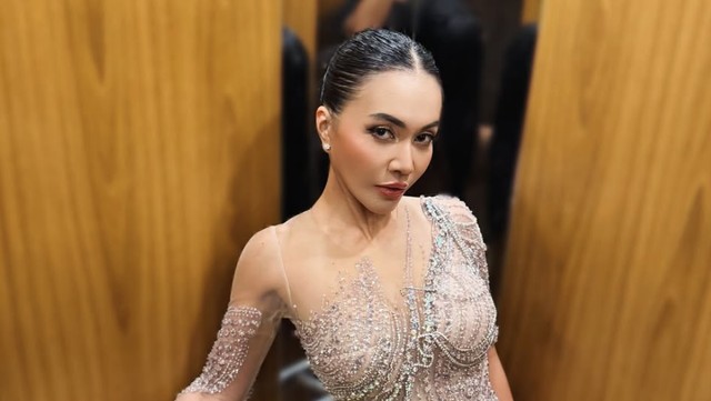 Kabar Terkini Artis dari InsertLive : Beda dari Mahalini, Ini Tujuan Denada Oplas Hidung