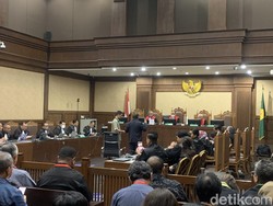 Eks Hakim MK Maruarar Siahaan Jadi Saksi Meringankan di Sidang Hasto