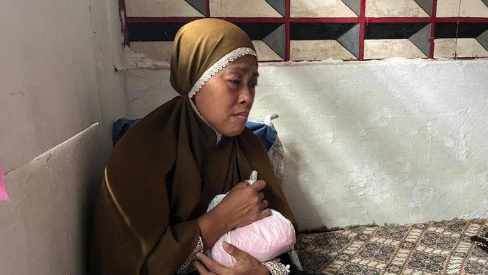 Ibu korban kebakaran di Tebet, Nurjanah (49). (ANTARA/Luthfia Miranda Putri)