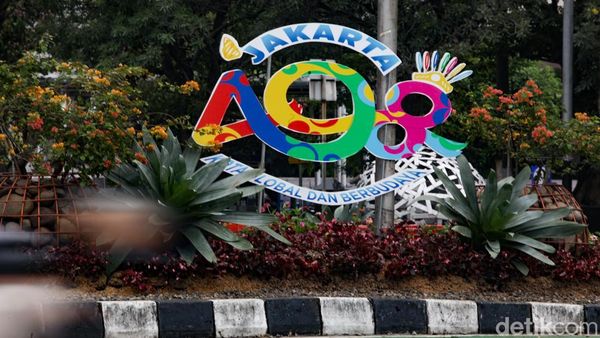 Instalasi HUT ke-498 Jakarta Hiasi Bundaran Senayan