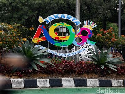 Instalasi HUT ke-498 Jakarta Hiasi Bundaran Senayan