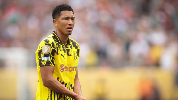EAST RUTHERFORD, NEW JERSEY - JUNE 17: Jobe Bellingham of Borussia Dortmund reacts during the FIFA Club World Cup 2025 group F match between Fluminense FC and Borussia Dortmund at MetLife Stadium on June 17, 2025 in East Rutherford, New Jersey. (Photo by Jonathan Moscrop/Getty Images)