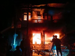 3 Ruko di Pasar Sekura Sambas Ludes Terbakar, Kerugian Capai Rp 3,2 M