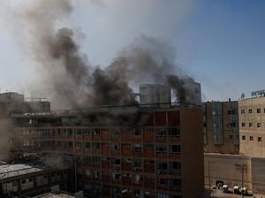 Rudal Iran Hujani Israel, Picu Kebakaran di Dekat Kantor Microsoft Rudal Iran Hujani Israel, Picu Kebakaran di Dekat Kantor Microsoft