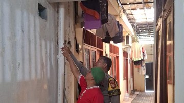 Aksi Tukang Intip Tetangga Mandi di Jaksel Berujung Digelandang Polisi
